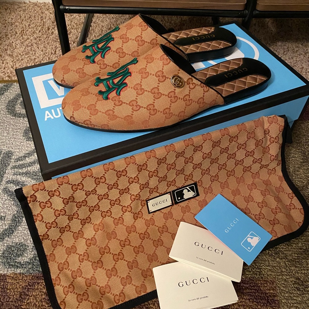 $950 GUCCI GG Slippers with LA Angels Patch BNIB - Picture 3 of 7